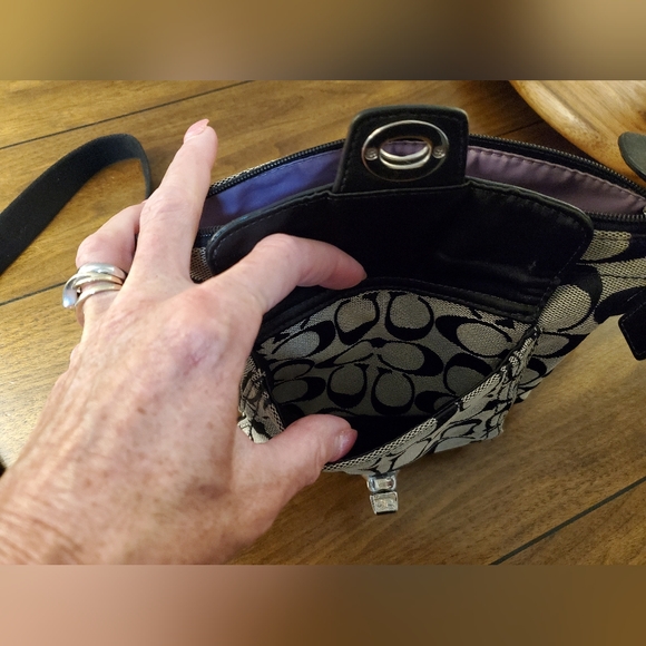 COACH SWINGPACK CROSSBODY IN GOOD CONDITION! - Picture 8 of 11